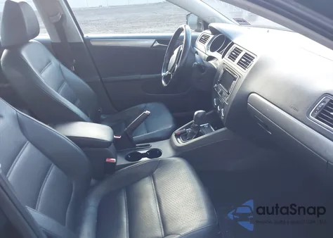 2015 Volkswagen Jetta 1.8T Se из США, поврежденный, VIN 3VWD17AJ4FM290812